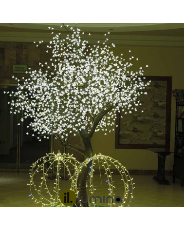 Árbol gigante Cherry Blossom luz cálida de 4,5 metros con 5.200 luces LED IP44 24V